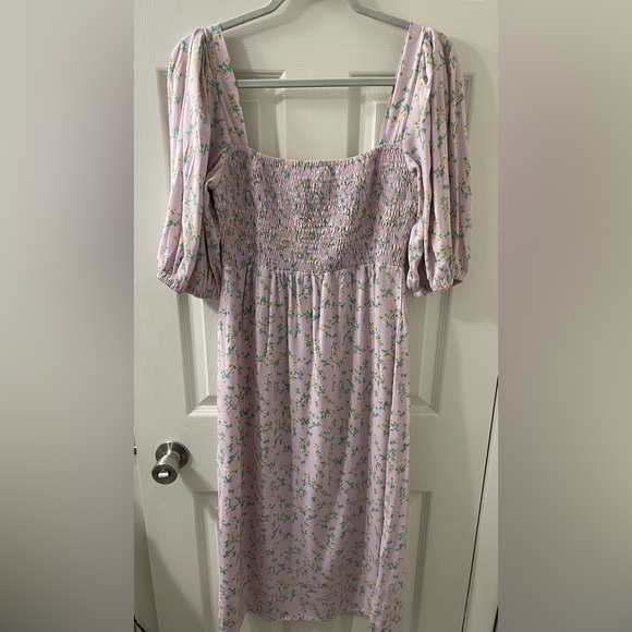 Sokee Collective NWT Side Shoulder Pouf Lavender Floral Smocked Midi Dress - Picture 7 of 7